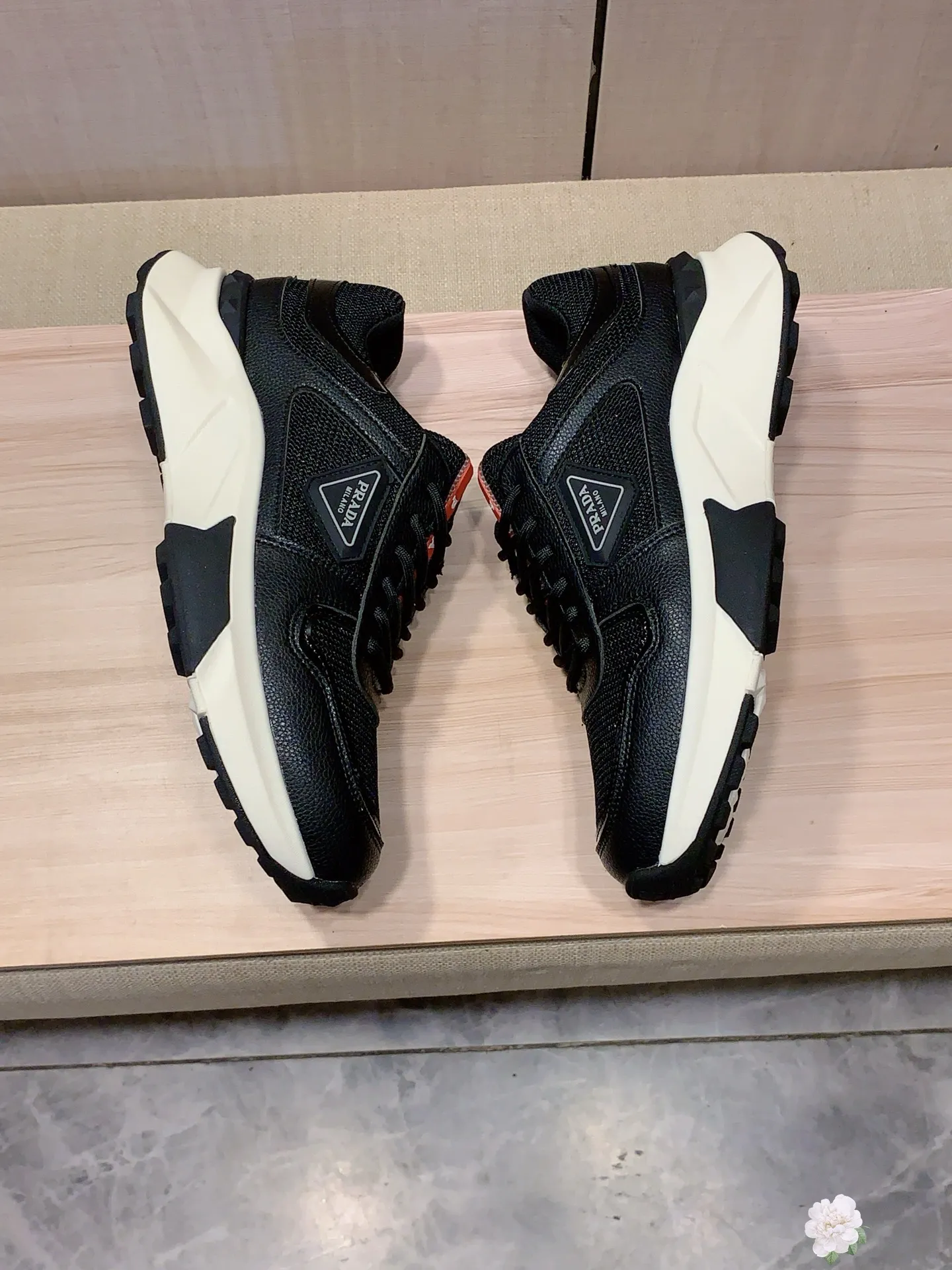 Men's men's shoes💰460💰💰🎩🎩[Lightning][Lightning] "PRADA*" The latest and most popular casual shoes, top brand [seduce] luxury ~ purchasing agency, top ~ quality. [Strong] The upper is made of imported breathable cowhide with material ➕ breathable sheepskin lining (•) and fine workmanship. The original stylish and stylish soft rubber wear-resistant and non-slip outsole is light and comfortable on the feet. The real thing looks better when photographed in real life. No. 143: Code: 38-44, 45 can be customized, 3️⃣ colors are available